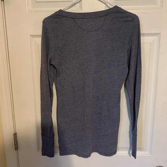 Shirt 👚 - Picture 2 of 3